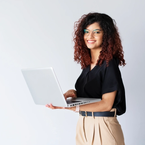 medium-shot-smiley-business-woman-with-laptop